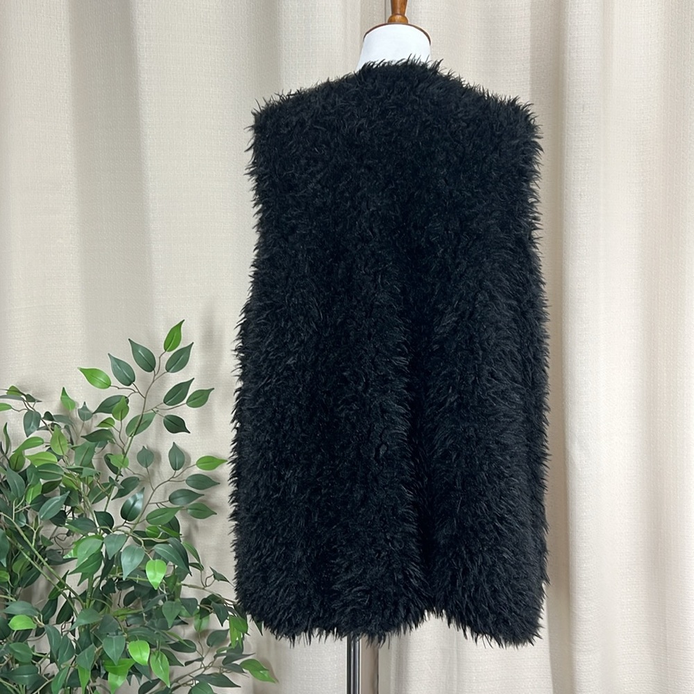 MADDEN GIRL faux fur black vest - Picture 7 of 16